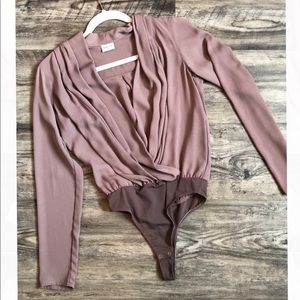 Aritzia Blush Long-sleeve blouse bodysuit